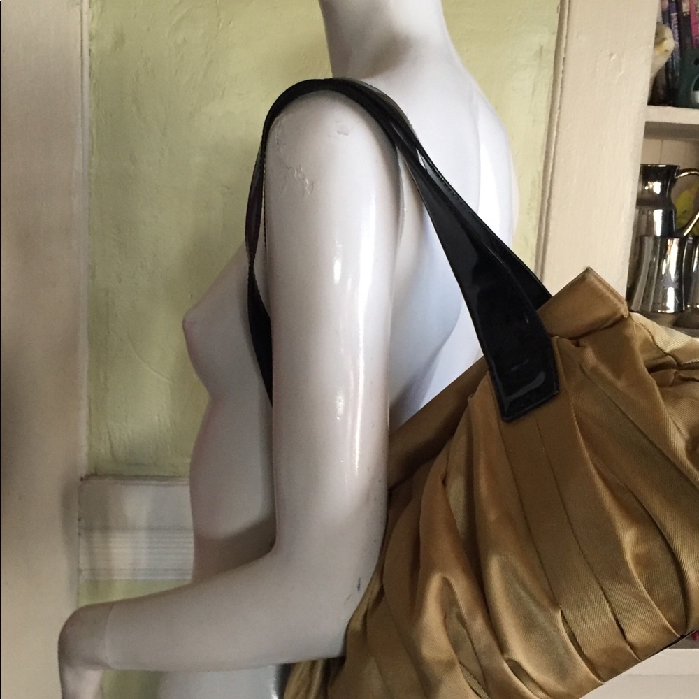 Vera Wang Simply Vera purse